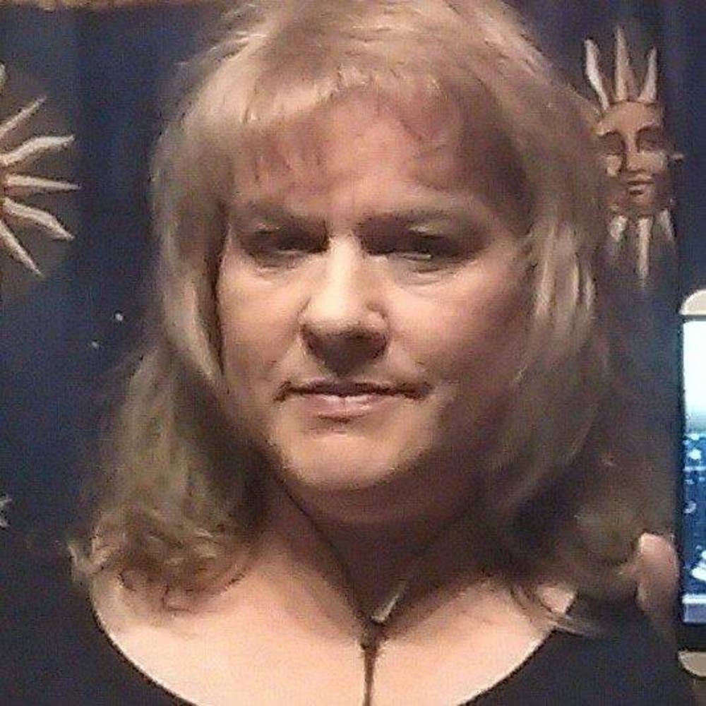 Meet your Posher, Denise